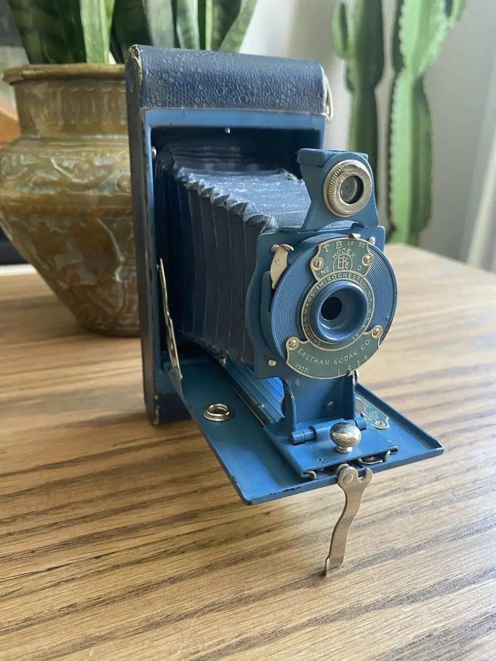 Antique 1920s Kodak Rainbow Hawk-Eye No.2A Folding Model B In Blue
